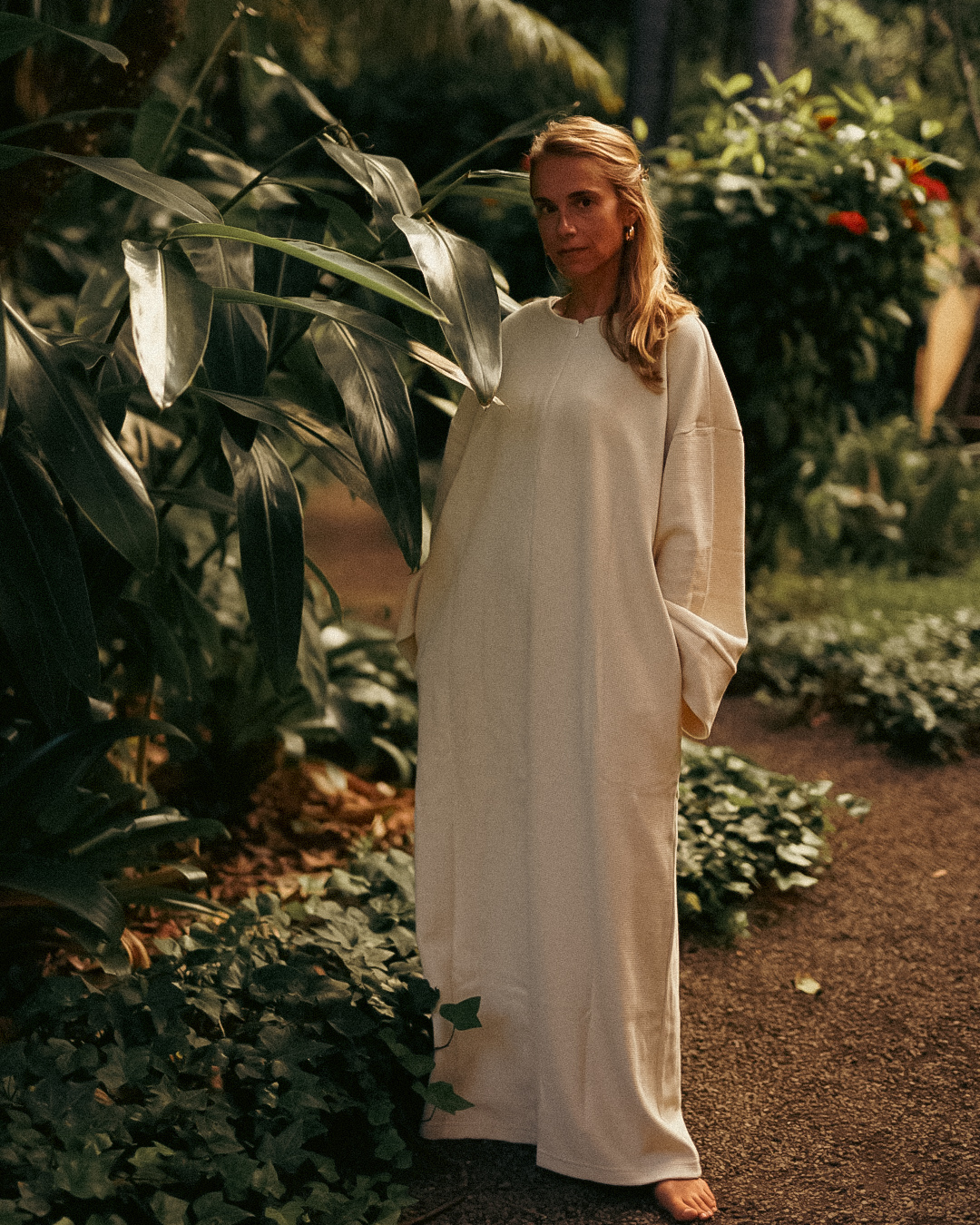 Abaya chaude "Laila" en coton bio (massepain)