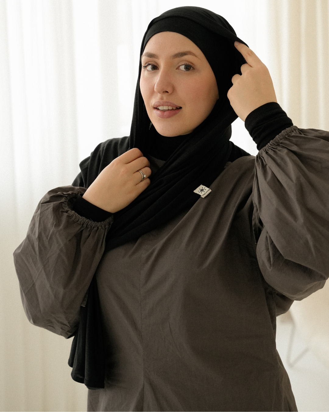 Hijab en jersey premium "Mariposa" en soie et coton bio (Black)