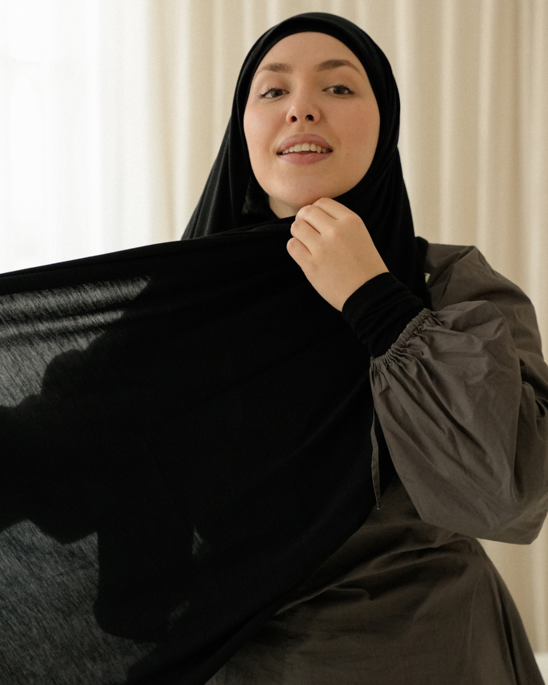 Hijab en jersey premium "Mariposa" en soie et coton bio (Black)