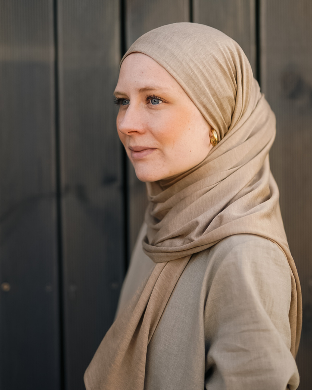 Hijab en jersey premium "Mariposa" en soie et coton bio (beige)