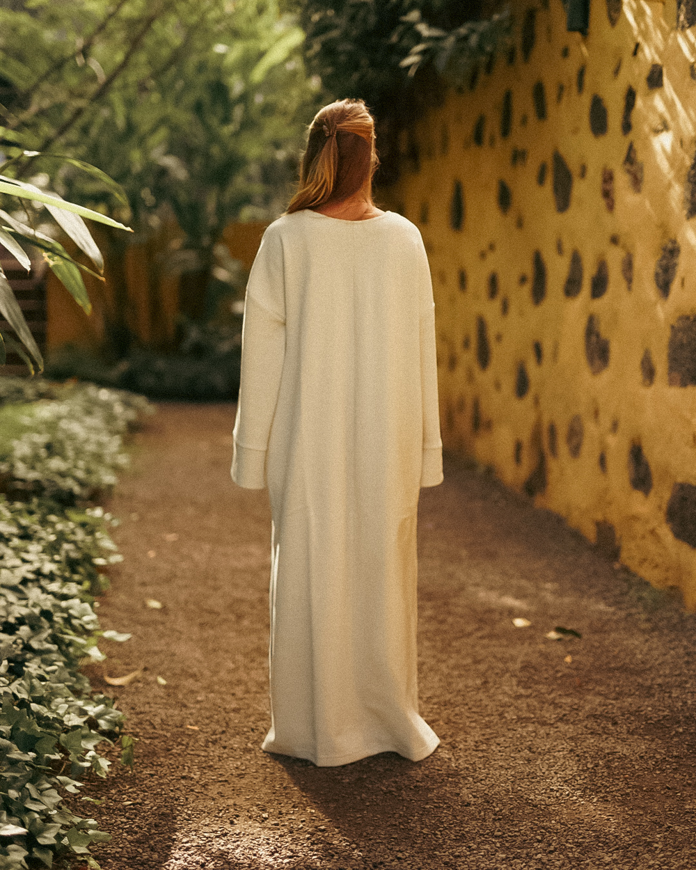 Abaya chaude "Laila" en coton bio (massepain)