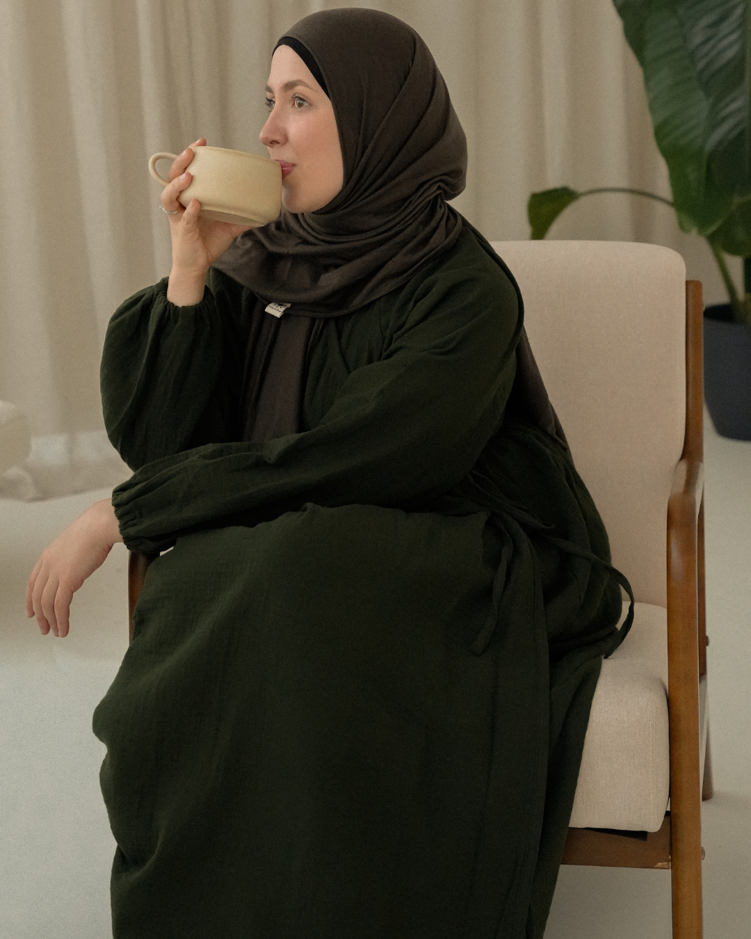 Abaya d'allaitement « Lunaria » en coton biologique (Moss)
