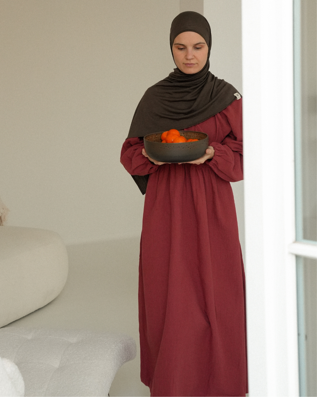 Abaya d'allaitement « Lunaria » en coton biologique (bordeaux)