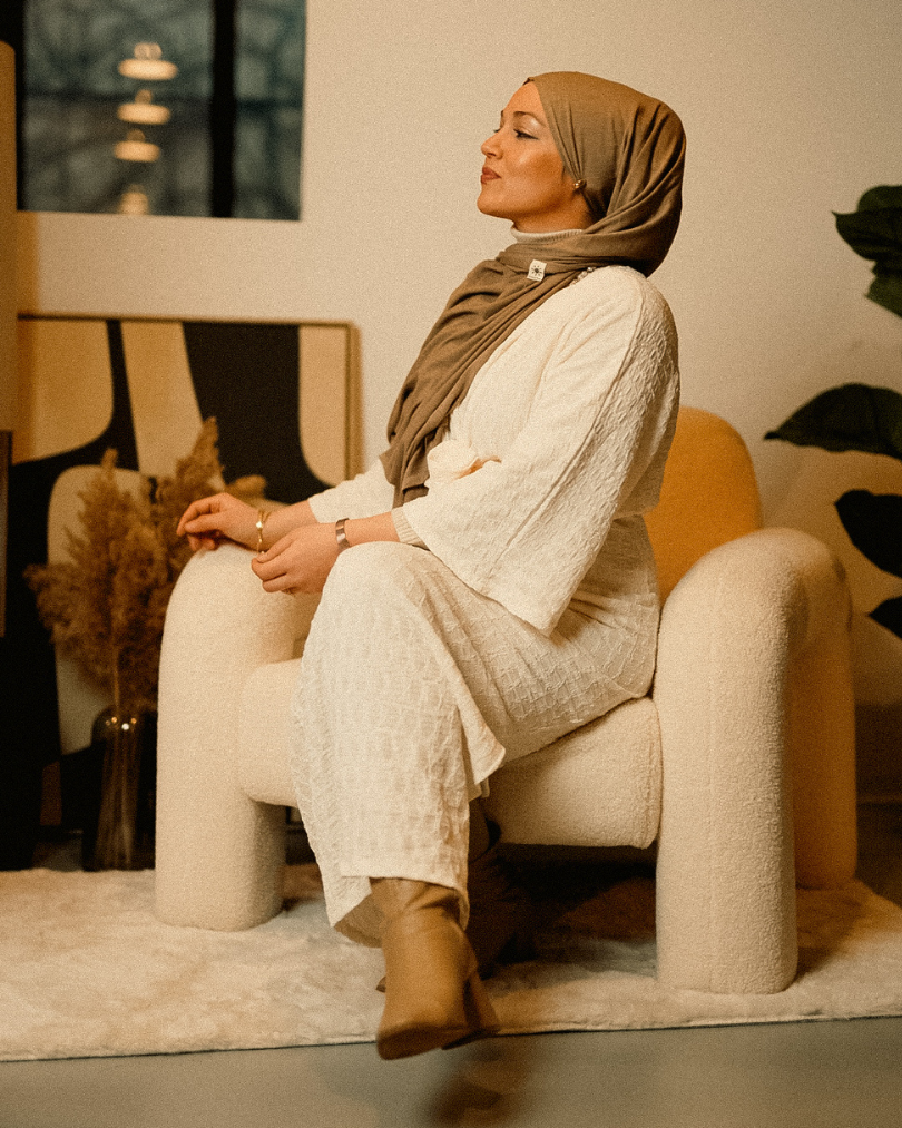 Hijab en jersey premium "Mariposa" en soie et coton bio (noisette)