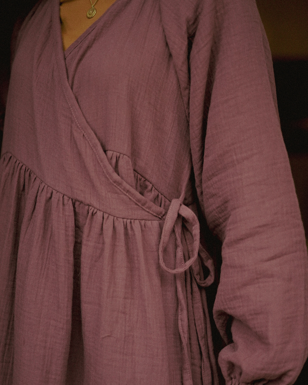 Abaya d'allaitement "Lunaria" en coton bio (Plum)