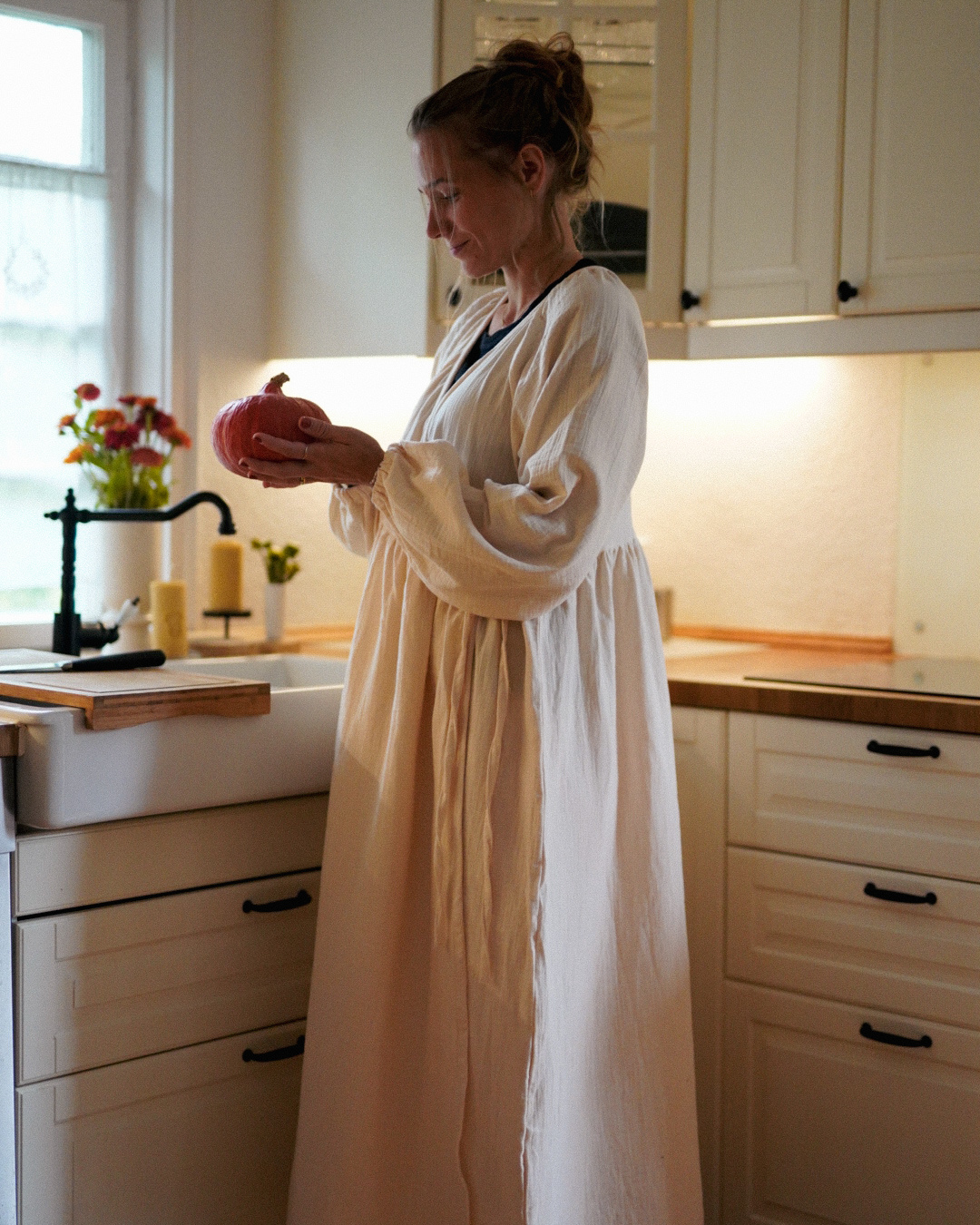 Abaya d'allaitement "Lunaria" en coton bio (Powder)