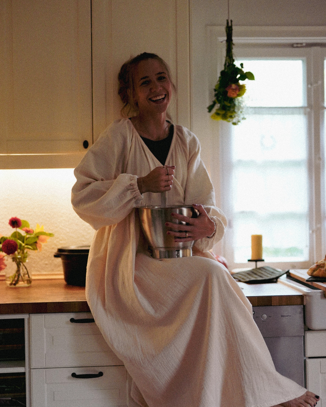 Abaya d'allaitement "Lunaria" en coton bio (Powder)